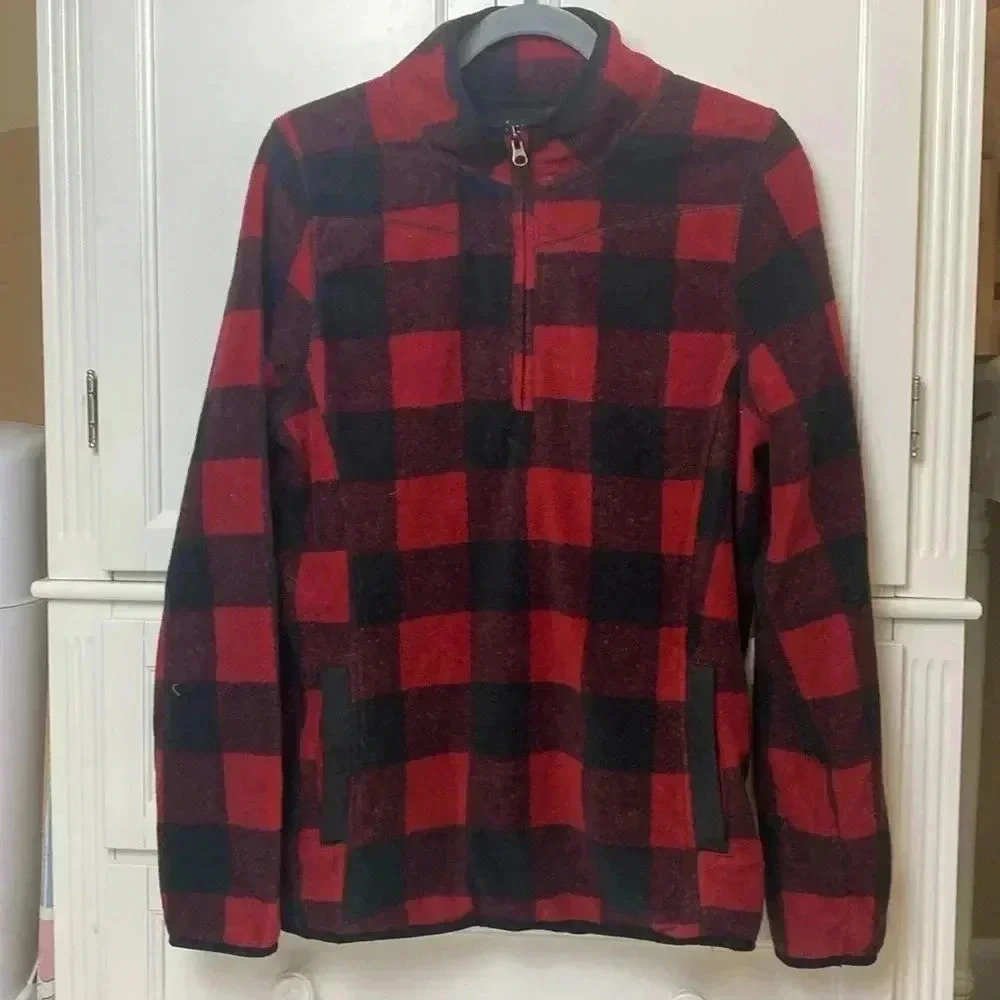 Warranted to be a Pendleton fleece Buffalo print quarter zip pullover
